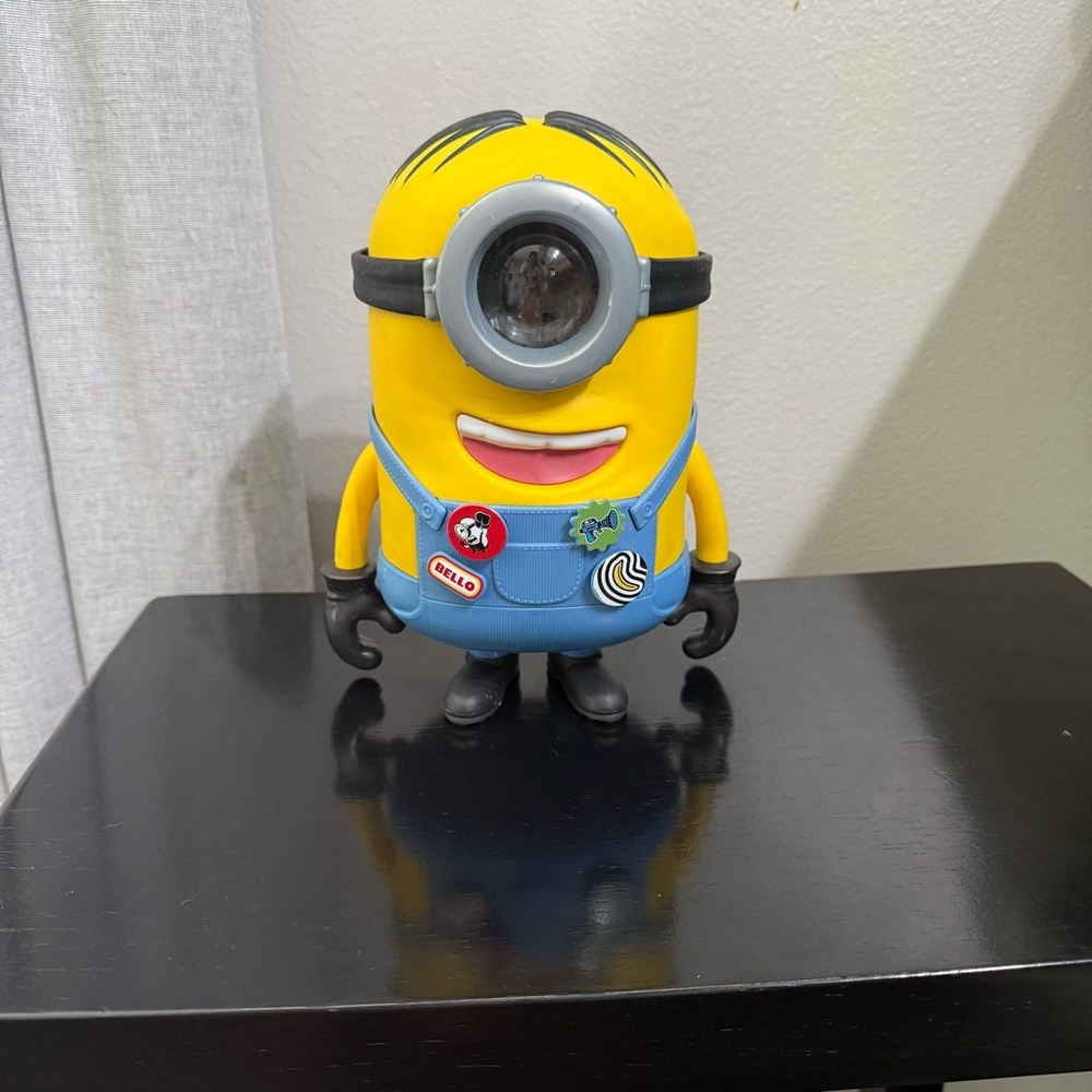 Minions 2019 The Rise Of Gru Real Live Stuart 8" Sound Animated Eye WORKS - Picture 2 of 7